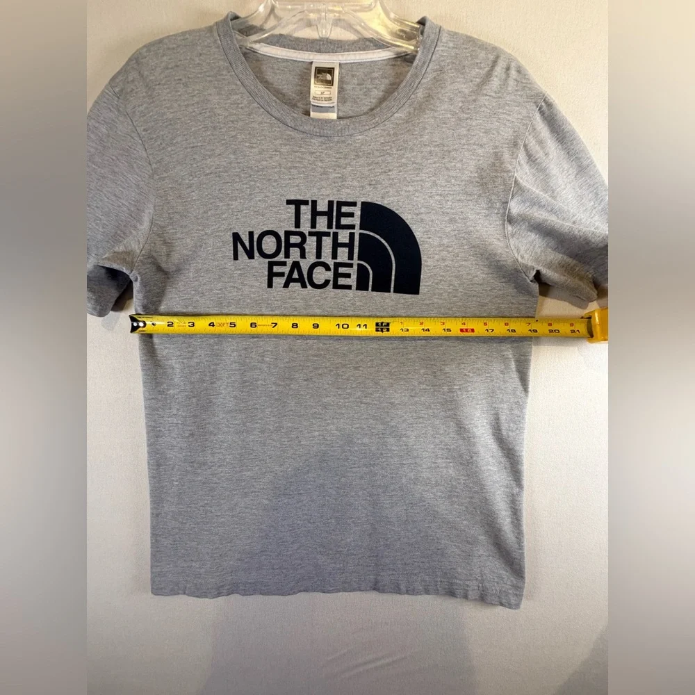 The North Face Logo T-Shirt Gray Short Sleeve Men’s Small Outdoor Tee